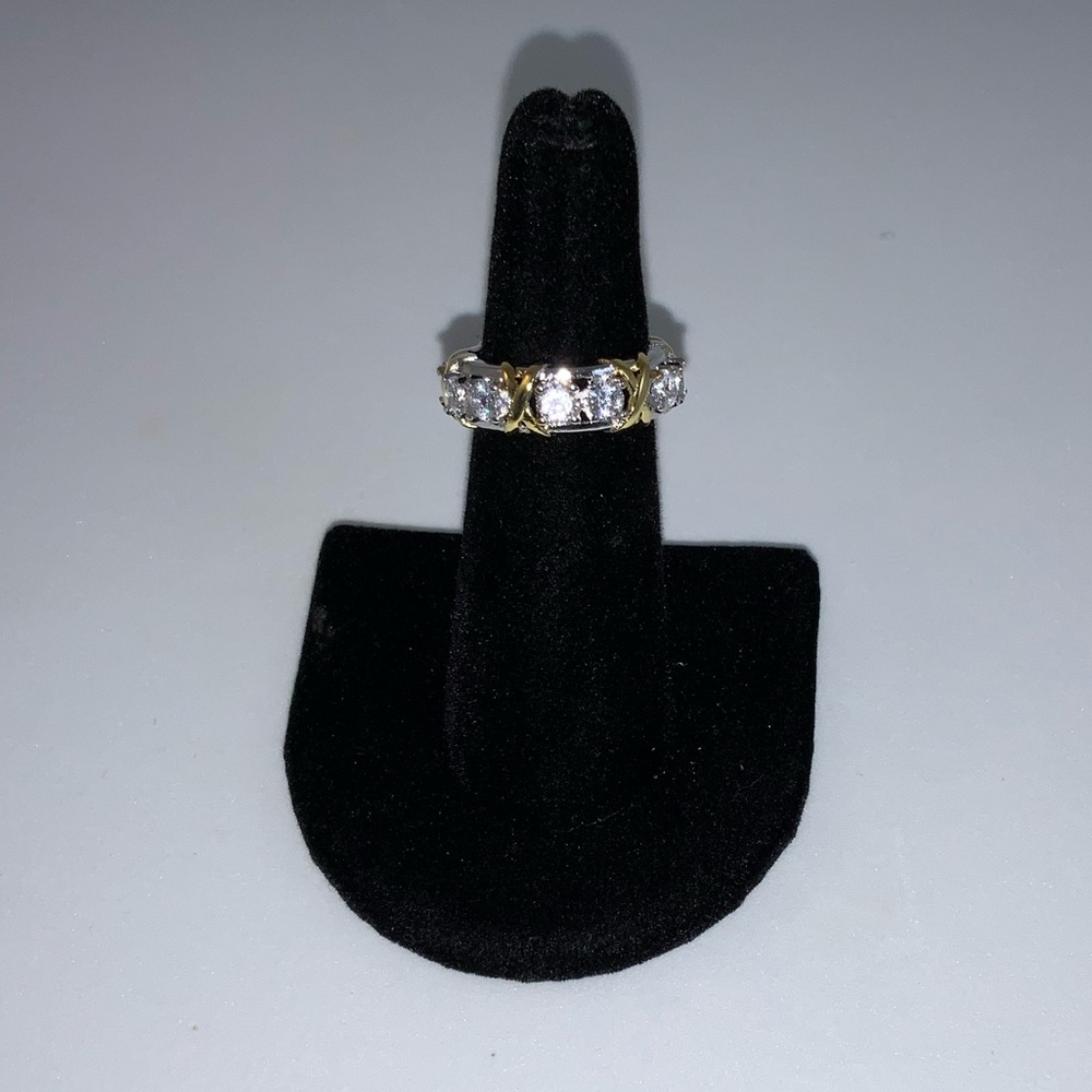 10k 16 Stone Eternity Band - Picture 5 of 16
